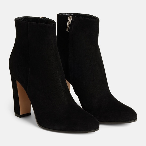 Gianvito Rossi Suede Round-Toe Booties Size 39